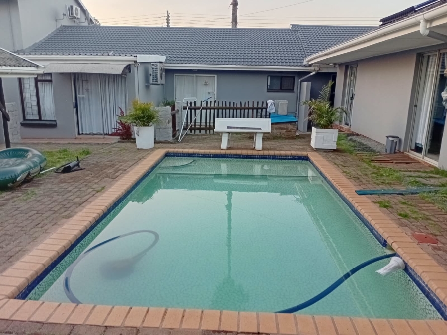 To Let 1 Bedroom Property for Rent in Gonubie North Eastern Cape